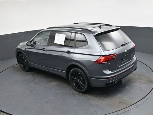 Used 2022 Volkswagen Tiguan SE R-Line image 28