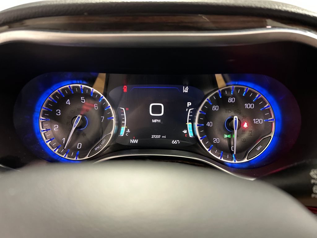 Used 2024 Chrysler Pacifica Limited w/ Uconnect Theater Family Group AWD/4WD image 16