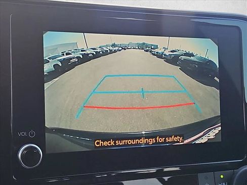 Used 2023 Toyota Highlander XLE FWD image 19