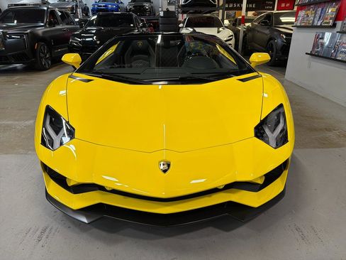 Used 2018 Lamborghini Aventador S AWD/4WD image 2