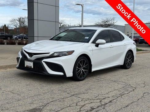 Used 2023 Toyota Camry SE FWD image 7