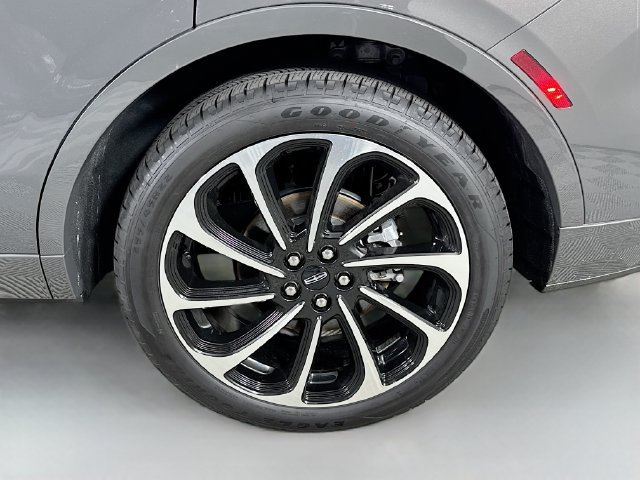 Used 2025 Lincoln Nautilus Black Label AWD/4WD image 37