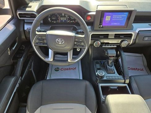 Used 2025 Toyota Tacoma TRD Sport image 11