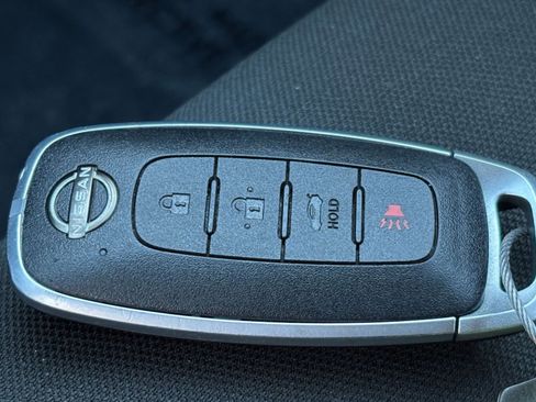 Used 2025 Nissan Versa SV w/ Trunk Package image 21