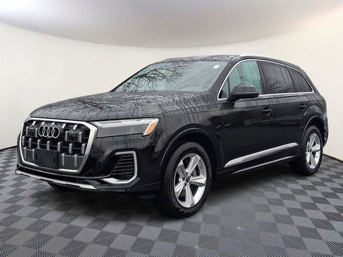 Used 2025 Audi Q7 3.0T Premium w/ Convenience Package image 3