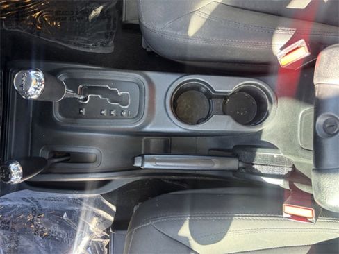 Used 2018 Jeep Wrangler Sport image 14