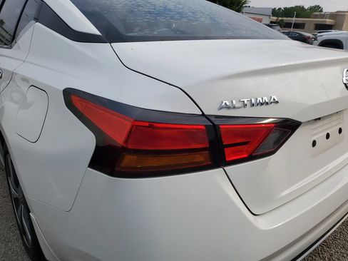 Used 2020 Nissan Altima 2.5 S FWD image 13