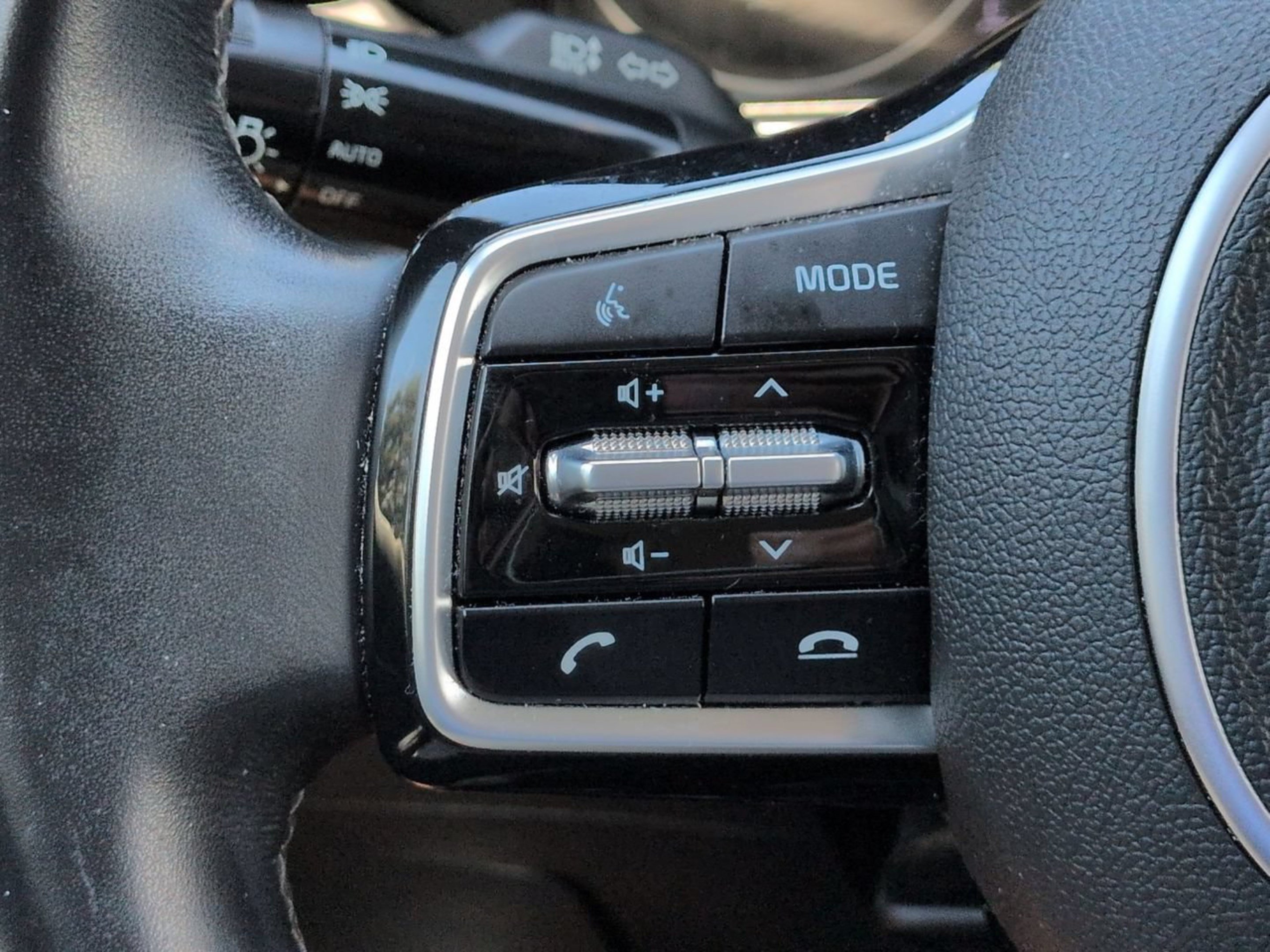 Used 2022 Kia Sorento S FWD image 31