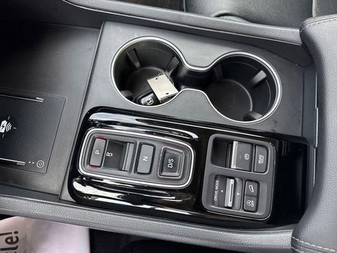 Certified 2023 Honda Pilot Touring image 11