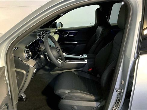 Used 2025 Mercedes-Benz GLC 300 4MATIC image 13
