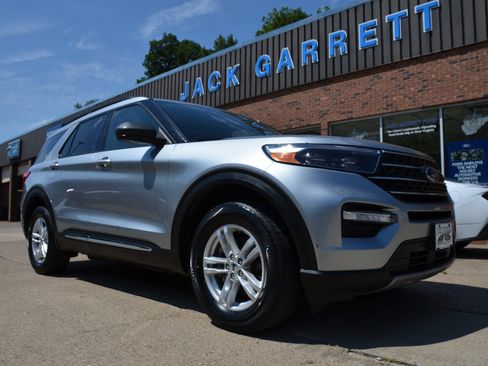 Used 2023 Ford Explorer XLT w/ Equipment Group 202A image 1