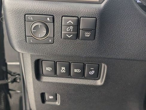 Used 2021 Lexus GX 460 Premium w/ Premium Package AWD/4WD image 16