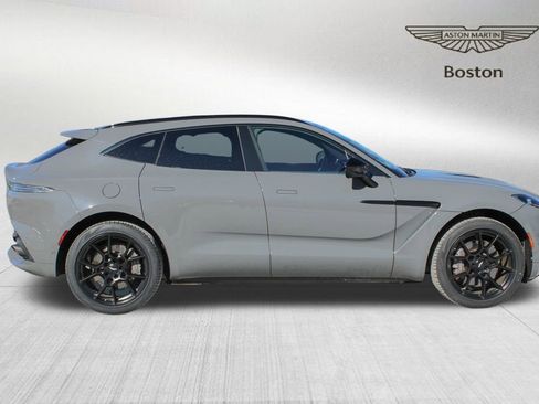 Used 2022 Aston Martin DBX image 2