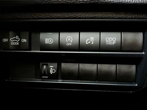 Used 2025 Toyota Tundra SR5 image 30