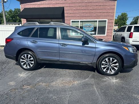 Used 2017 Subaru Outback 2.5i Limited AWD/4WD image 6