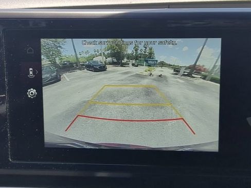 Used 2024 Kia Carnival EX FWD image 24