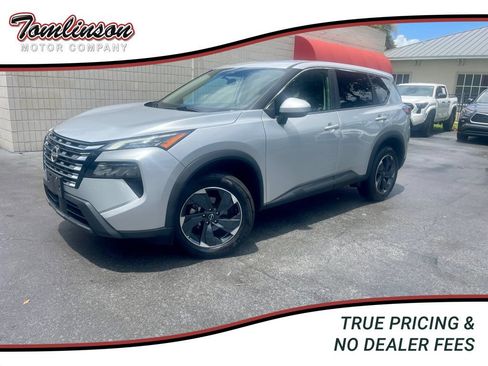 Used 2025 Nissan Rogue SV AWD/4WD image 1