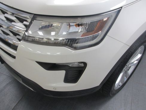 Certified 2018 Ford Explorer XLT w/ Equipment Group 202A image 8
