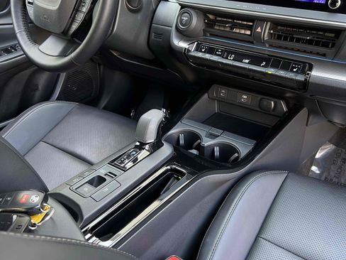 Used 2024 Toyota Prius XLE image 14