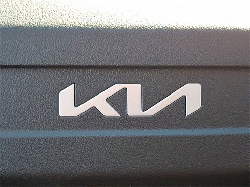 New 2026 Kia Sorento LX image 12