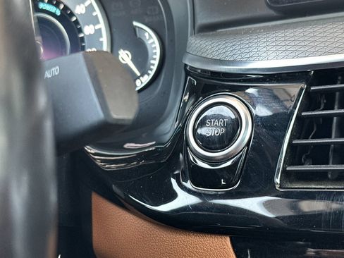 Used 2018 BMW 530e RWD image 25