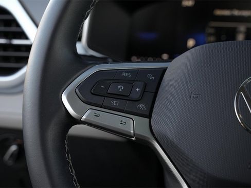 New 2025 Volkswagen Taos SE image 15