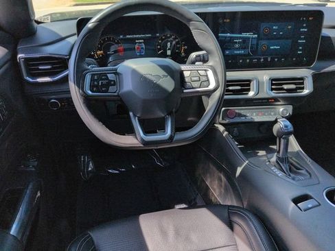 Used 2025 Ford Mustang GT Premium RWD image 18