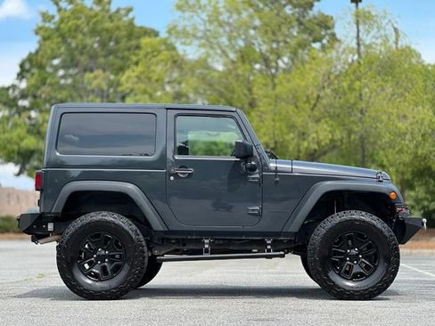 Used 2016 Jeep Wrangler Sport AWD/4WD image 4
