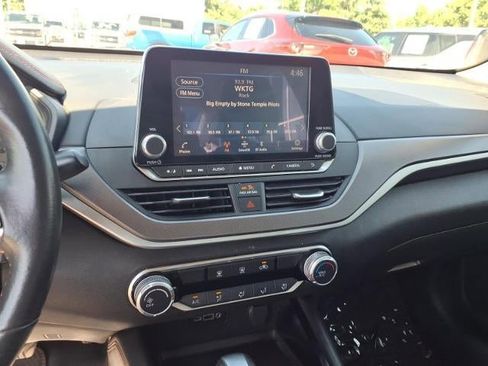 Used 2024 Nissan Altima 2.5 SR FWD image 11