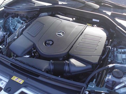 Used 2026 Mercedes-Benz GLC 300 4MATIC image 11
