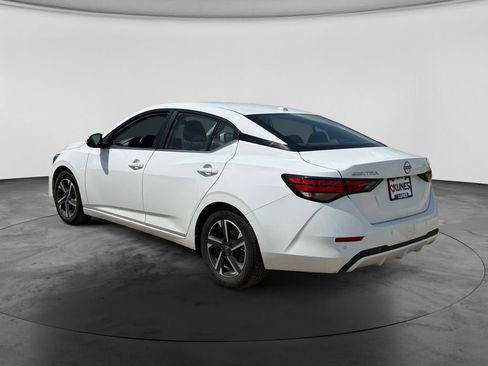 Used 2025 Nissan Sentra SV FWD image 7