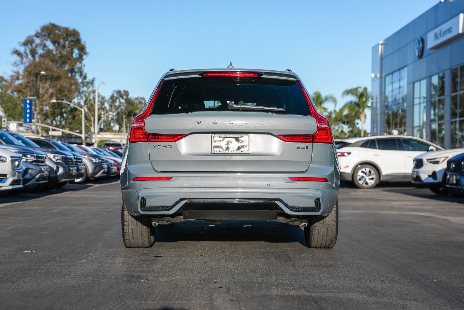 Used 2024 Volvo XC60 B5 Core AWD/4WD image 7