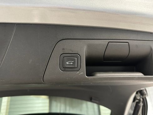 Certified 2023 Buick Envision Preferred w/ Sport Touring Package image 25