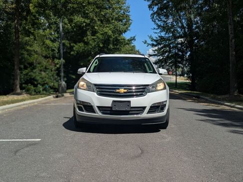 Used 2017 Chevrolet Traverse LT AWD/4WD image 4