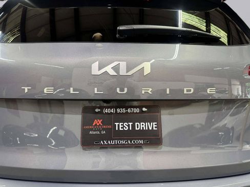 Used 2025 Kia Telluride S FWD image 19