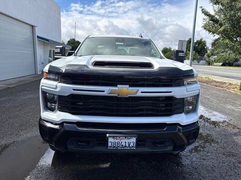 Used 2024 Chevrolet Silverado 2500 Custom w/ Custom Value Package AWD/4WD image 8