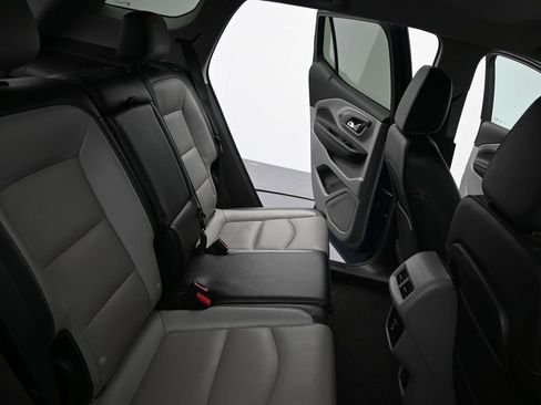 Used 2024 GMC Terrain SLT image 13