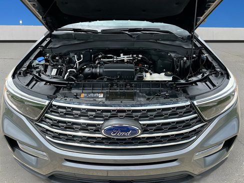 Used 2023 Ford Explorer XLT w/ Equipment Group 202A RWD image 28
