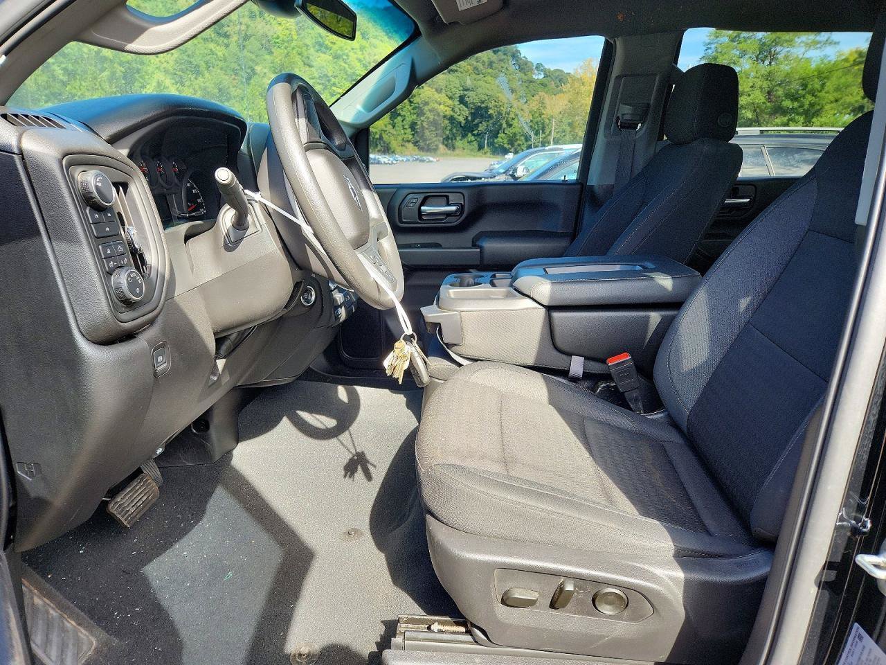 Used 2025 Chevrolet Silverado 2500 Custom w/ Custom Value Package AWD/4WD image 5