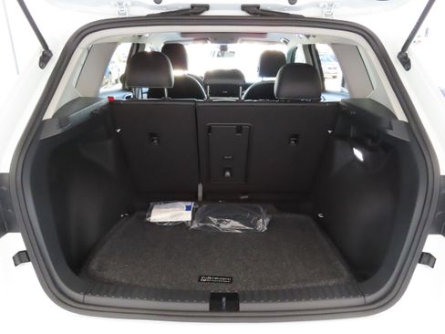 New 2025 Volkswagen Taos SE image 24