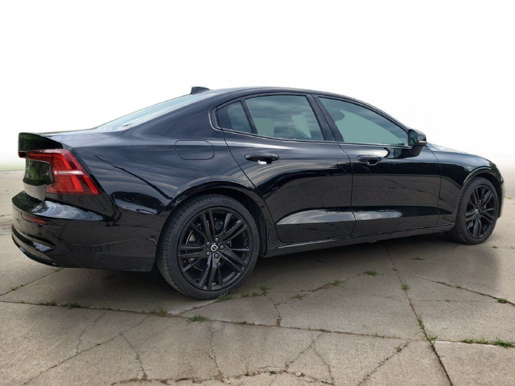 Used 2023 Volvo S60 B5 Plus AWD/4WD image 4