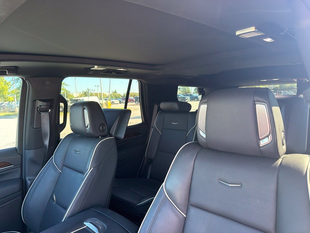Used 2024 Cadillac Escalade Premium Luxury w/ Performance Package AWD/4WD image 11