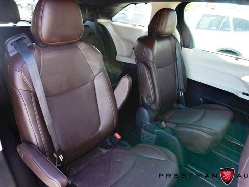 Used 2024 Toyota Sienna Platinum AWD/4WD image 55