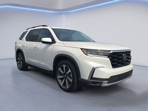 Certified 2025 Honda Pilot Elite image 7
