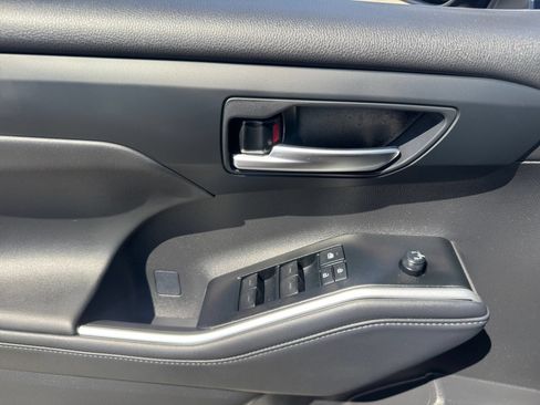 New 2026 Toyota Highlander XLE AWD/4WD image 17