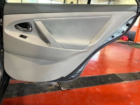 Used 2009 Toyota Camry LE image 27
