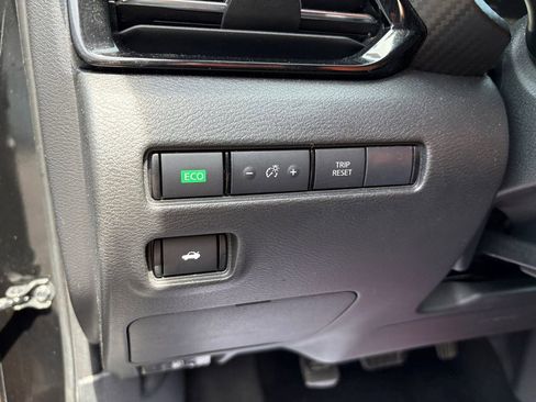 Used 2022 Nissan Sentra SR FWD image 28