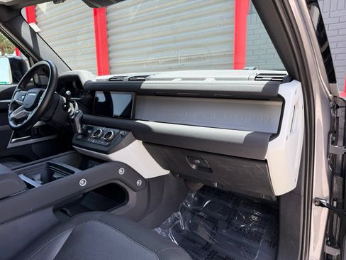 Used 2023 Land Rover Defender 110 X-Dynamic SE AWD/4WD image 47