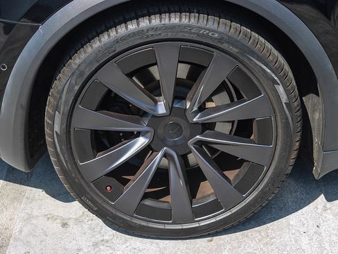 Used 2022 Tesla Model X image 12