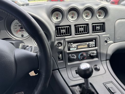 Used 2000 Dodge Viper RT/10 image 17